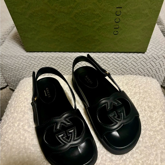 đź’—Authentic Gucci Cosmos Softy Leather Sandal. In excellent condition! - Picture 10 of 11